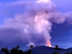 Indonesia Berduka, Usai Gempa dan Stunami di Palu, Sekarang Gunung Soputan Meletus.
