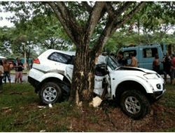 Pajero Sport Vs Pohon, Kecelakaan Maut di Siak