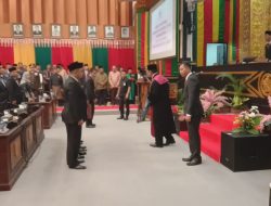 Empat Pimpinan DPRD Kota Pekanbaru Periode 2019-2024 Diambil Sumpahnya