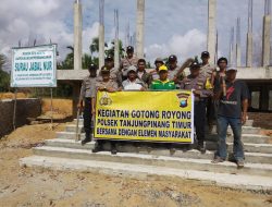 Polres Tanjungpinang Bersihkan Tempat Ibadah Bersama TNI dan Masyarakat