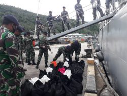 LANAL Tarempa Membantu KOARMADA I Beri Penyaluran Bantuan Paket Sembako Kepada Nelayan Di KKA