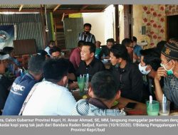 “Hidup Ansar Ahmad” Pekik Relawan AMAN di Bandara Raden Sadjad