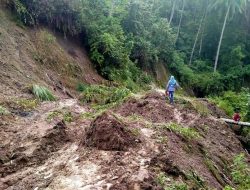 Longsor Di Sungai Geringging Kabupaten Padang Pariaman