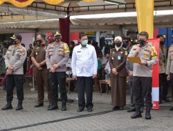 Kapolda Riau bagikan 630.000 masker kepada masyarakat