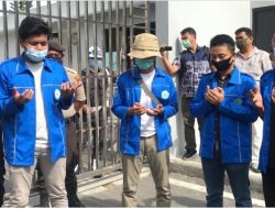 BEM Universitas Islam Riau Gelar Aksi Do’a Dan Lepaskan Tikus Di Kejati Riau