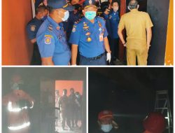 Caffe Galaxy Terbakar, DPKP Dibantu Polsek Tanjungpinang Timur dan Babinsa Padamkan si Jago Merah