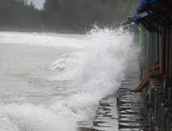 Waspada, Gelombang Sangat Tinggi Hingga 4 Meter di Sejumlah Perairan Wilayah Indonesia