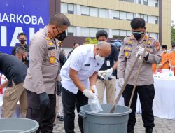 Kapolda Riau Release Penangkapan Narkoba Jenis Cair Dan Musnahkan 20 KG Sabu