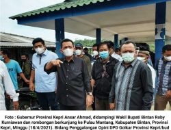 Kunjungi Pulau Mantang, Ansar Ahmad Beri Oleh-Oleh Rehab Jalan Lingkar dan Dermaga