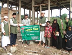 Gerakan jum’at Berkah (GJB) Sungai Tebal Memberi Bantuan Untuk Mushola NURUL IMAN Di Desa Sungai Lalang Kecamatan Lembah Masurai
