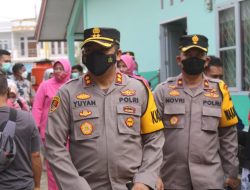 Kapolres Muaro Jambi Tinjau Vaksinasi Massal Dalam Rangka Hari Bhayangkara Ke-75 Di Puskesmas Sengeti