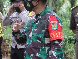 Kegiatan Over Prestasi Membuka Kembali Jalan Hampir 300 Meter Wujud Kepedulian TNI Terhadap Suku Anak Dalam (SAD)