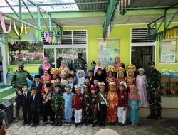 Anggota Satgas TMMD/N Kodim 0306/50 Kota kunjungi TK Al-Hidayah di Nagari Talang Maur