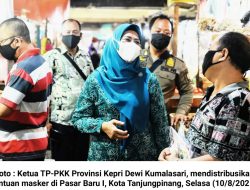 Sebar 20.000 Masker, Dewi Kumalasari Ajak Masyarakat Disiplin Prokes
