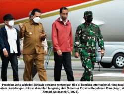 Tiba di Batam, Jokowi Langsung Disambut Gubernur Kepri