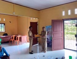 Kades Nanang Wiranto Serahkan Langsung Berkas 20 Kelompok Tani Desa Talang Durian Cacar