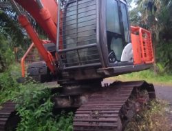 Alat Berat Excavator Milik Pemerintah Kecamatan Geragai Di Biarkan Terbangkalai : Ini Kata Camat Geragai