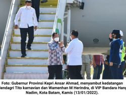 Tinjau Pulau Karang Singa dan Launching Vaksinasi Booster: Tito-Herindra Tiba di Batam