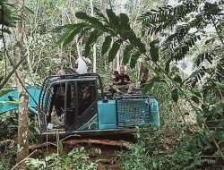 Gabungan TNI/Polri Amankan Satu Unit Exavator Pelaku Peti di Desa Petekun