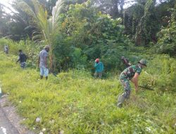 Mewujudkan Kebersihan Lingkungan, SATGAS PAMTAS RI-PNG YONIF /RAKSATAMA Bersama Warga Gotong Royong DI Kampung Perbatasan