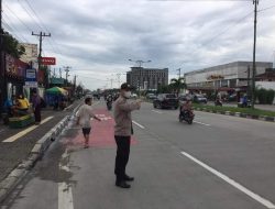 Personil Humas Polda Sumut Turun Urai Kemacetan Lalu Lintas