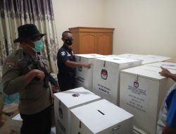 Kapolsek Kumpeh Ilir Akp Dedi Subandi Monitoring Kotak Suara Di Kantor Kecamatan Agar aman Dan Kondusip