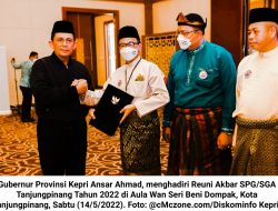 Ansar Ahmad Kukuhkan Pengurus Perkumpulan Alumni SPG/SGA Tanjungpinang Masa Bakti 2022-2025