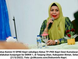Pastikan PPDB Lancar, Dewi Kumalasari Kunjungi SMK di Bintan