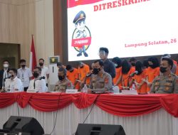 Polda Lampung Amankan Dua Selegram dan 25 Admin Judi Online