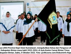 Dewi Kumalasari Kukuhkan Ketua dan Pengurus LKKS Kabupaten Bintan 2022-2024…