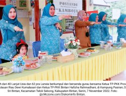 Senda Gurau Lansia Kampung Pasiran bersama Dewi-Hafizha