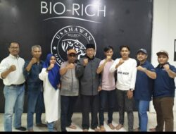 CEO Biorich H.Ishak Basiran Pakai Topi Coklat