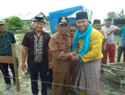 Camat bathin solapan Melaksanakan Peletakan Batu pertama Pembangunan Masjid AL Mujahidin.