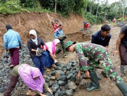 BATU ESTAFET DI MAKADAM KARANGJAMBU PURBALINGGA