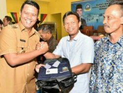 BUPATI BINTAN RESMI MENYERAHKAN OPERASIONAL RT/RW TRIWULAN 1  TAHUN 2018