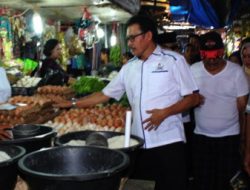 BLUSUKAN KEPASAR TRADISIONAL DESRI AYUNDA DISAMBUT HANGAT OLEH PEDAGANG