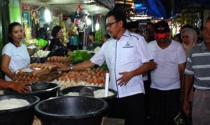 BLUSUKAN KEPASAR TRADISIONAL DESRI AYUNDA DISAMBUT HANGAT OLEH PEDAGANG