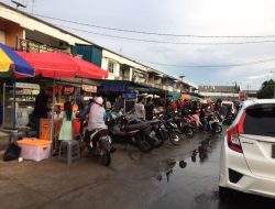 Pedagang Takjil Jalan Pemuda Habis Diserbu Warga