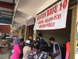 BISNIS SANTAN KELAPA DIBALIK PERAYAAN IDUL FITRI,INI OMZET YANG DIPEROLEH YANI
