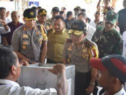 Wabup Dampingi Kapolda Riau Tinjau Pemilihan di Tapung