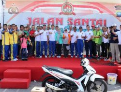 Jalan Santai Polres Lingga Berhadiah Sepeda Motor dan Kambing.