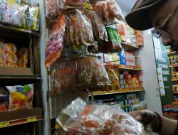 ALIANSI SUARA PEMUDA KEPULAUAN RIAU KEPRI (ASAPRI) MENEMUKAN SEJUMLAH PRODUK MAKANAN SIAP SAJI TIDAK MEMILIKI IZIN OLEH PEMERINTAH KOTA TANJUNG PINANG.
