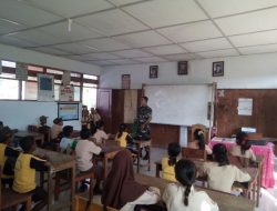 Tangkal Paham Radikalisme di Kalangan Generasi Muda Babinsa Appatanah Jadi Guru Wasbang di SDN 21 Bontosikuyu