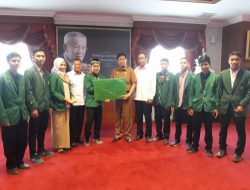 Mahasiswa Ibukota Titip Bantuan Bencana ke PMI Kepri