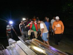 Sekda Kampar Meninjau 3 Kecamatan dan Beberapa Desa Yang Terendam Banjir