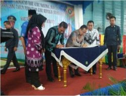 PERINGATAN HARI GURU NASIONAL DAN HUT PGRI DI MERANTI, PEMKAB TEKEN MoU DENGAN PT RAPP