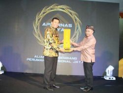 Wauuu……… Walikota Pekanbaru Mendapatkan Penghargaan Dari Appernas Jaya .