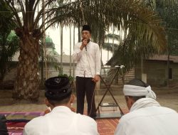 Ustadt Salis Masruhin Mpd Pimpin Sholat Istisqa Dikelurahan Teluk Dawan