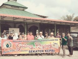 Paguyuban Sekaten Kepri Lakukan Bakti Sosial di Masjid Al-Fajarul Mubarokah