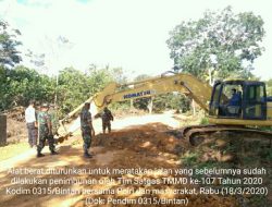 Buat Jalan (Semenisasi), Satgas TMMD Turunkan Alat Berat